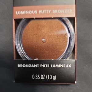 E.L.F Luminous Putty Bronzer